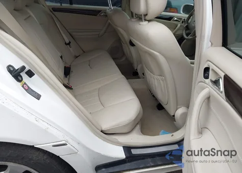 2006 Mercedes-Benz C 350 Luxury/Sport из США, поврежденный, VIN WDBRF56JX6F780385